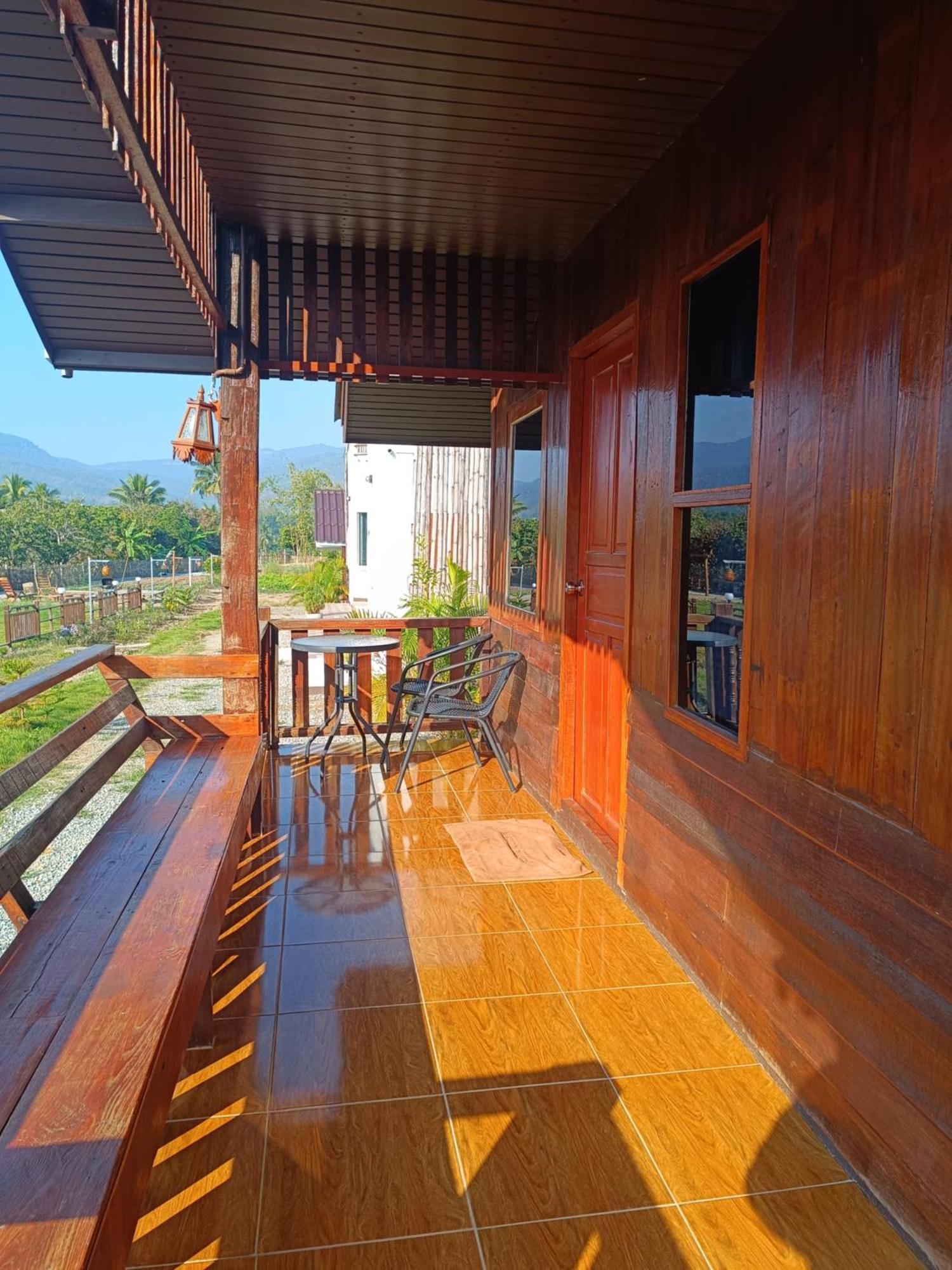ม่วนใจ๋ปันสุข โฮมสเตย์แอนคาเฟ่ Muanjai Punsuk Homestay And Cafe Chom Thong Exterior photo